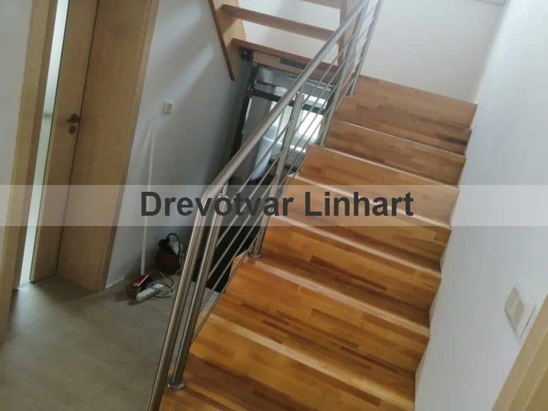 Obklad schodišťových stupňů masiv