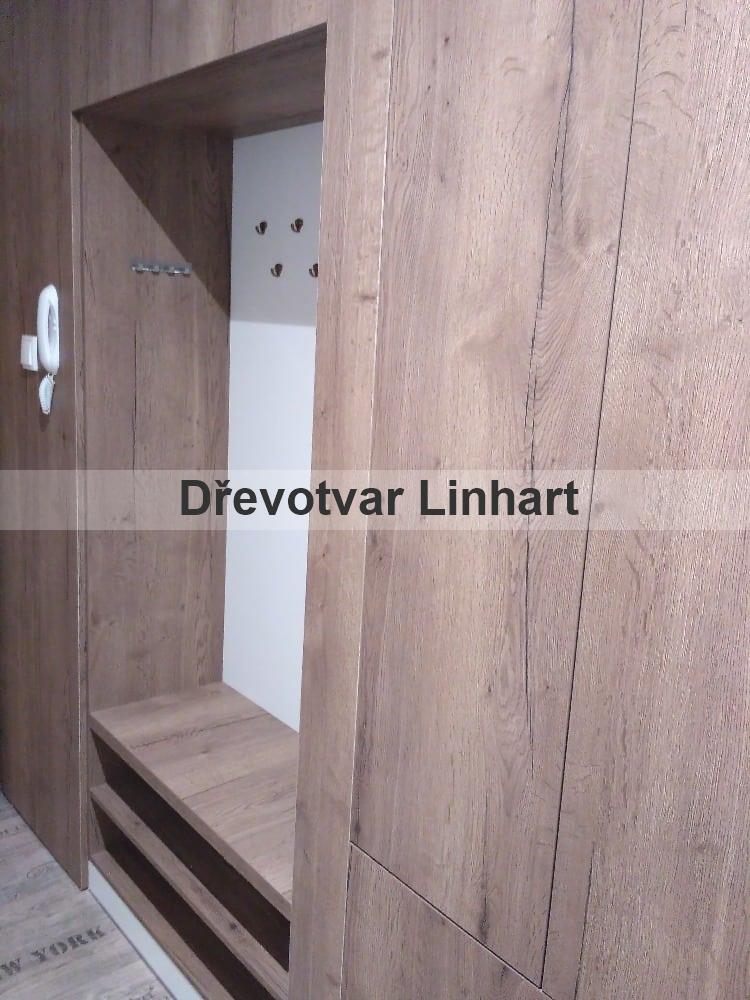 Vestavěná skříň vč. obkladu