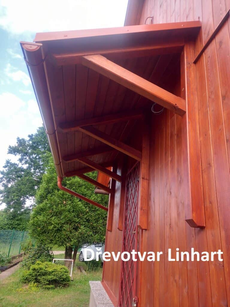 Rekonstrukce štítu vč. zateplení a vybudování nového přístřešku Káraný