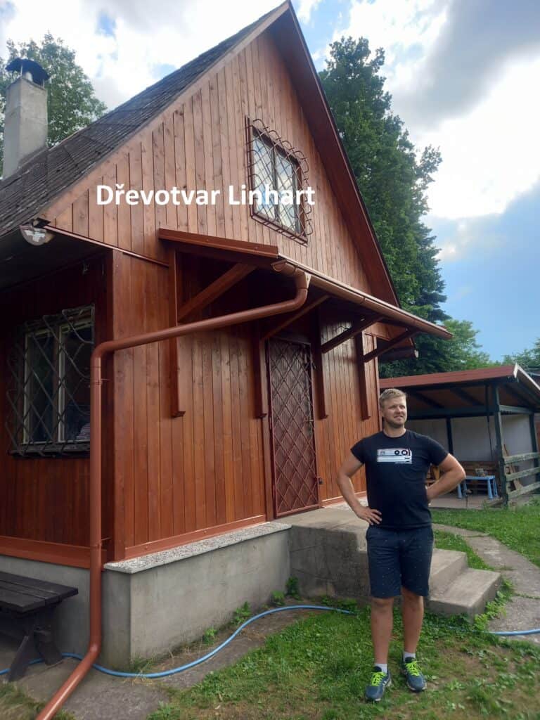 Rekonstrukce štítu vč. zateplení a vybudování nového přístřešku Káraný